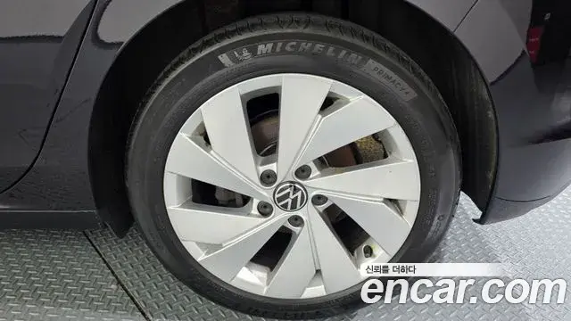 Volkswagen Golf 2022 — Şəkil 29/35