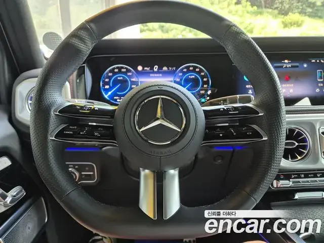 Mercedes-Benz G-Class 2025 — Photo 13/17
