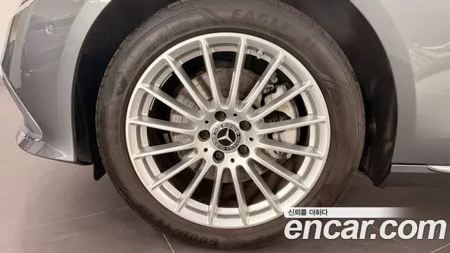 Mercedes-Benz E-Class 2022 — Фото 4/19
