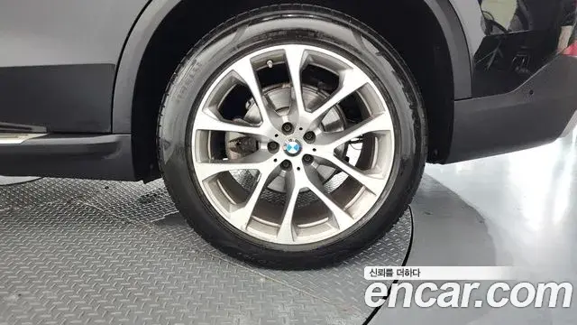 BMW X5 2019 — Şəkil 21/34