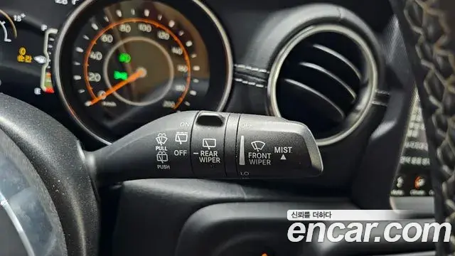 Jeep Wrangler 2019 — Şəkil 9/31