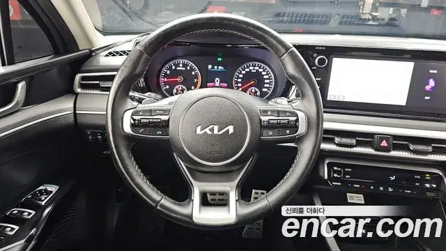 Kia K5 2023 — Фото 13/20