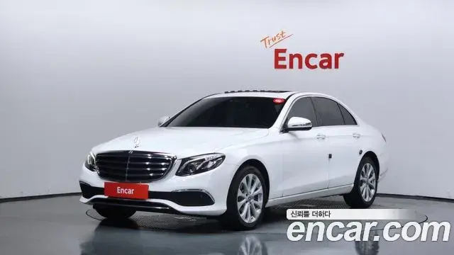 Mercedes-Benz E-Class 2020 — Фото 1/20