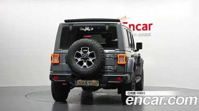 Jeep Wrangler 2021 — ფოტო 4/32