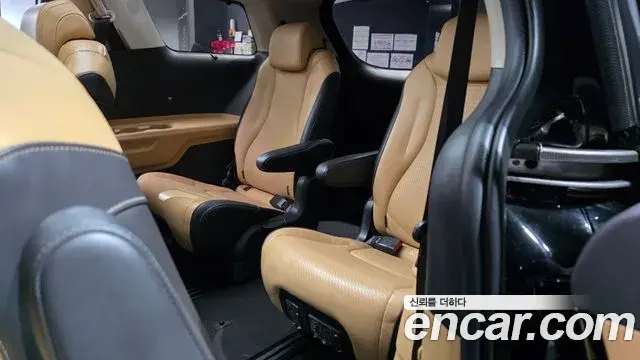 Kia Carnival 2022 — Photo 15/20