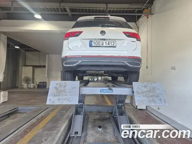 Volkswagen Tiguan 2022 — ფოტო 3/3