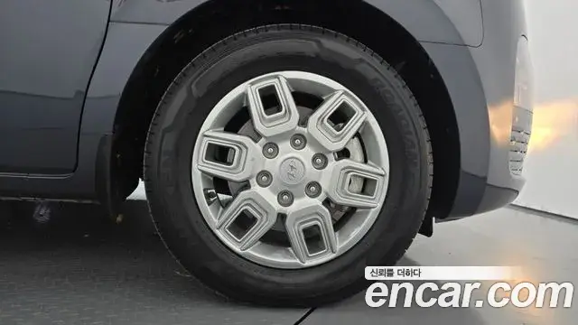 Hyundai Staria 2023 — Photo 10/32