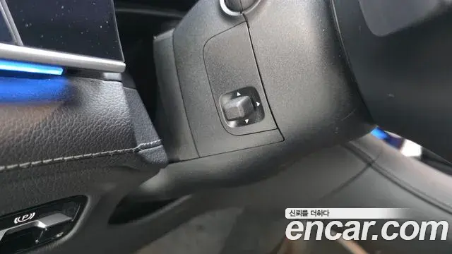 Mercedes-Benz EQS SUV 2023 — Şəkil 30/36