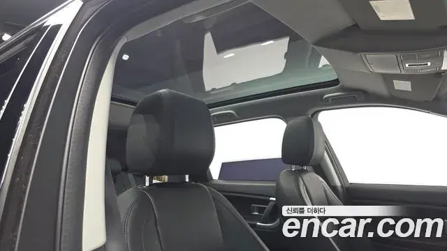 Land Rover Discovery Sport 2019 — Photo 30/31
