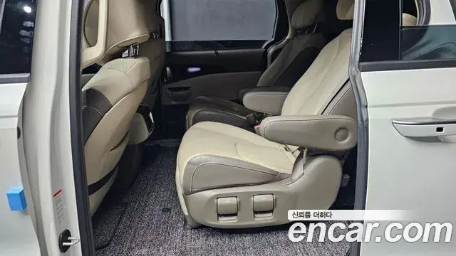 Kia Carnival 2021 — Фото 13/20