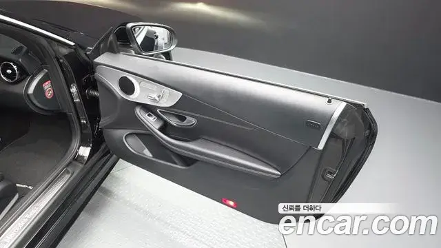Mercedes-Benz C-Class 2019 — ფოტო 32/35