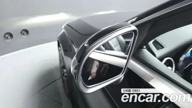 Mercedes-Benz C-Class 2019 — ფოტო 19/35