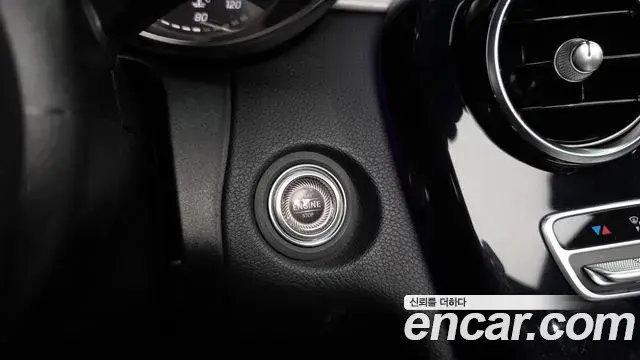 Mercedes-Benz C-Class 2019 — ფოტო 24/35