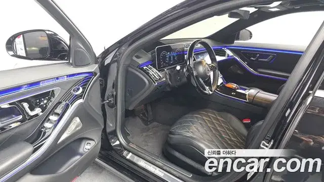 Mercedes-Benz S-Class 2023 — Photo 29/33