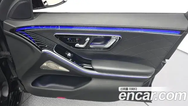 Mercedes-Benz S-Class 2023 — Photo 15/33