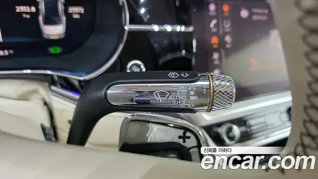 Bentley Flying Spur 2023 — ფოტო 27/37