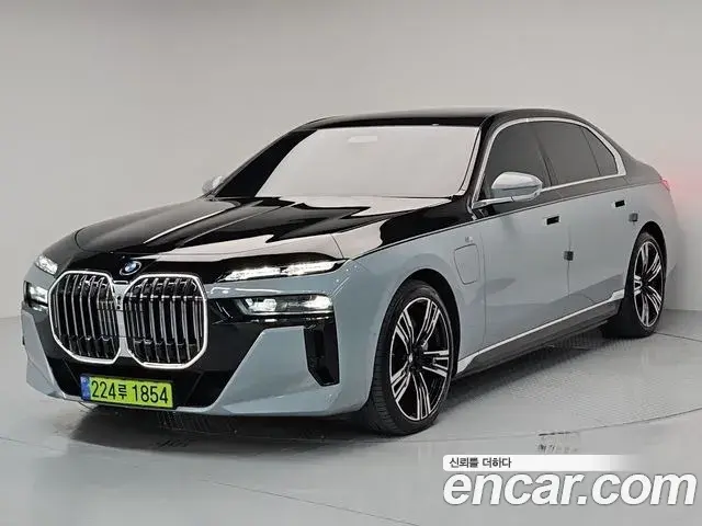 BMW 7 Series 2023 — Фото 1/20