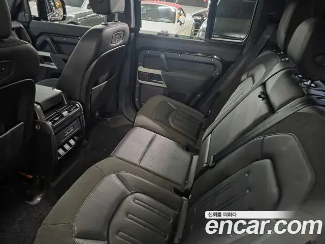 Land Rover Defender 2020 — Photo 14/20