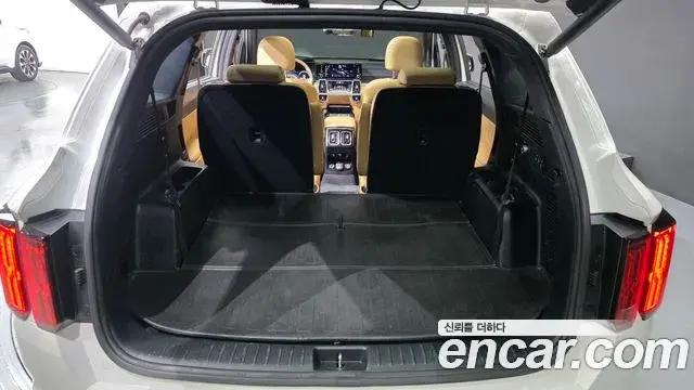 Kia Sorento 2023 — ფოტო 5/40