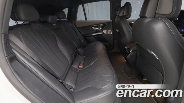 Mercedes-Benz EQE SUV 2024 — Photo 18/20