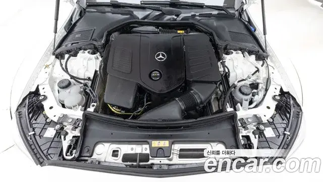 Mercedes-Benz C-Class 2026 — Photo 19/20