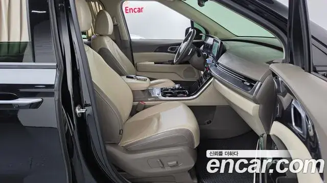Kia Carnival 2022 — ფოტო 32/43