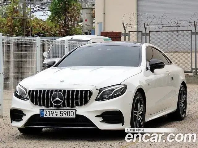 Mercedes-Benz E-Class 2019 — Photo 3/3