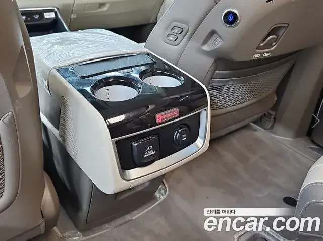 Kia Carnival 2025 — Photo 15/18