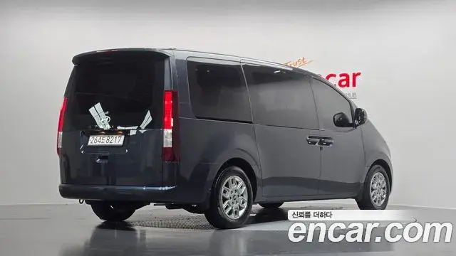 Hyundai Staria 2024 — Фото 2/20