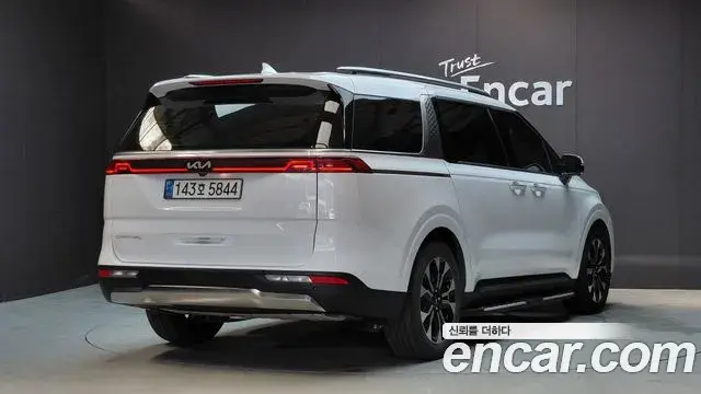 Kia Carnival 2021 — Photo 2/20