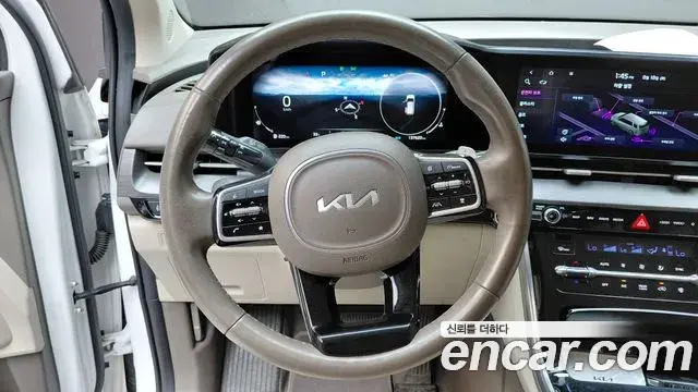Kia Carnival 2021 — Photo 13/20