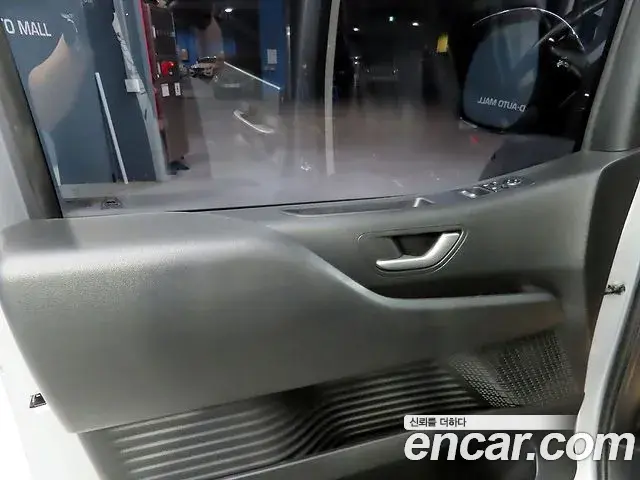 Hyundai Staria 2023 — Фото 14/20