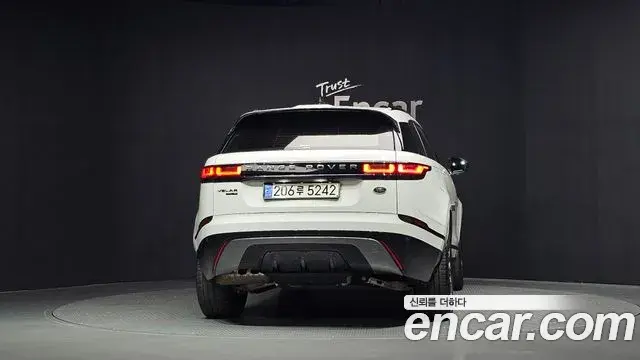 Land Rover Range Rover Velar 2019 — Şəkil 9/20