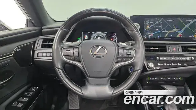 Lexus ES300h 2022 — ფოტო 3/38