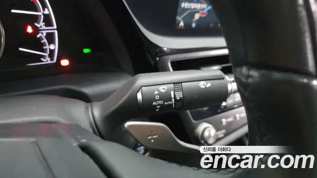 Lexus ES300h 2022 — ფოტო 35/38