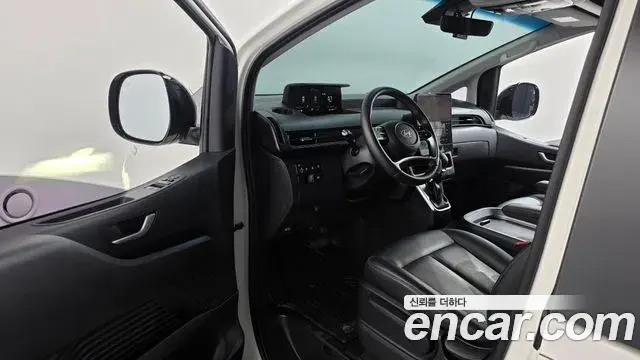 Hyundai Staria 2025 — Фото 10/20