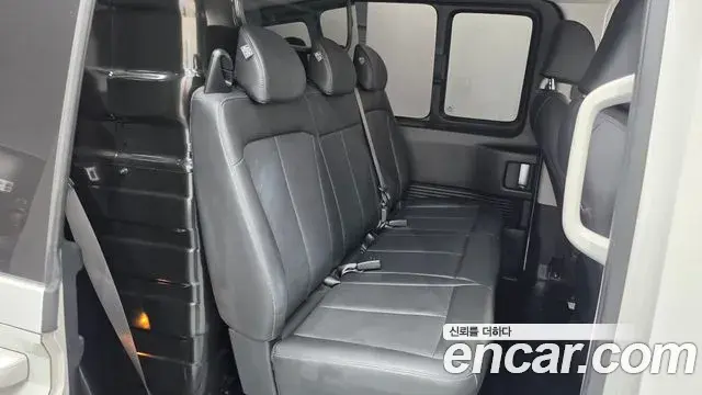Hyundai Staria 2025 — Фото 11/20