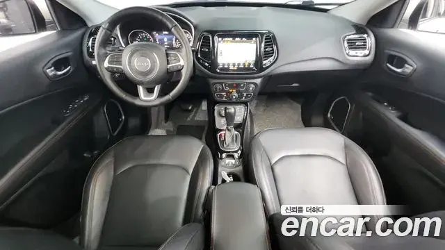 Jeep Compass 2019 — Фото 7/20