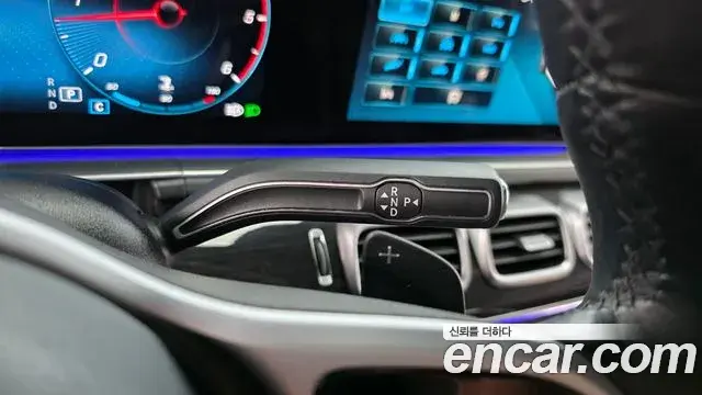 Mercedes-Benz GLE-Class 2021 — ფოტო 9/20