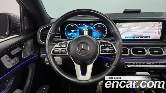 Mercedes-Benz GLE-Class 2021 — ფოტო 13/20