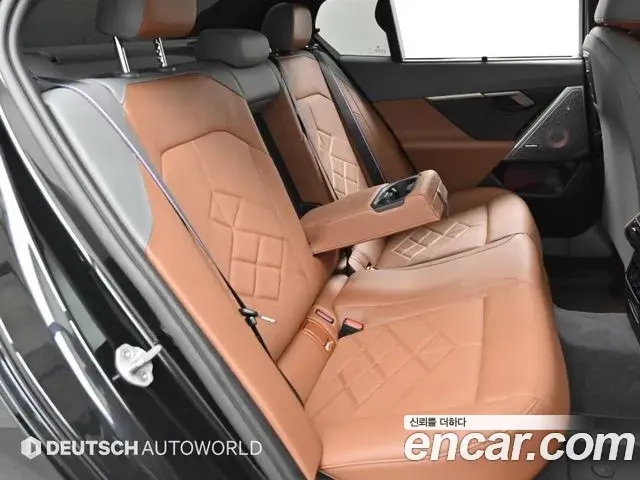 BMW 5 Series 2025 — Фото 11/20