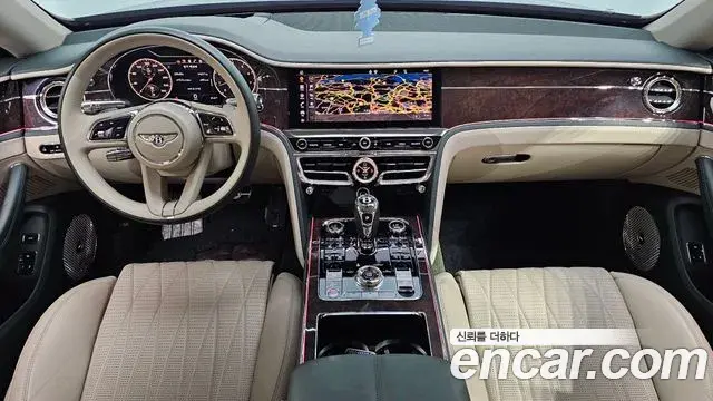 Bentley Flying Spur 2021 — ფოტო 13/35