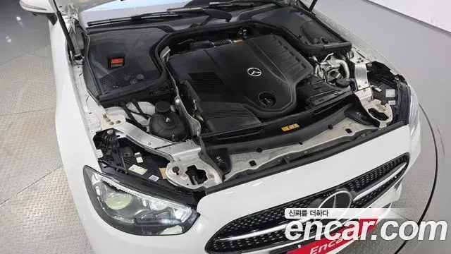 Mercedes-Benz E-Class 2023 — Фото 6/20
