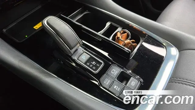 Toyota Alphard 2024 — Şəkil 25/32
