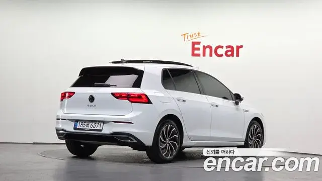 Volkswagen Golf 2022 — ფოტო 10/20