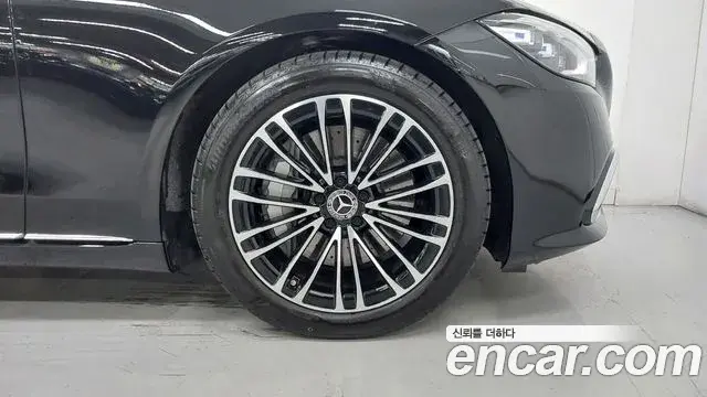 Mercedes-Benz S-Class 2025 — Фото 4/18