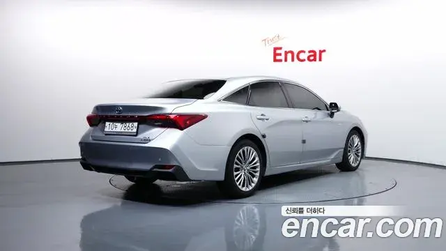 Toyota Avalon 2019 — Photo 2/20