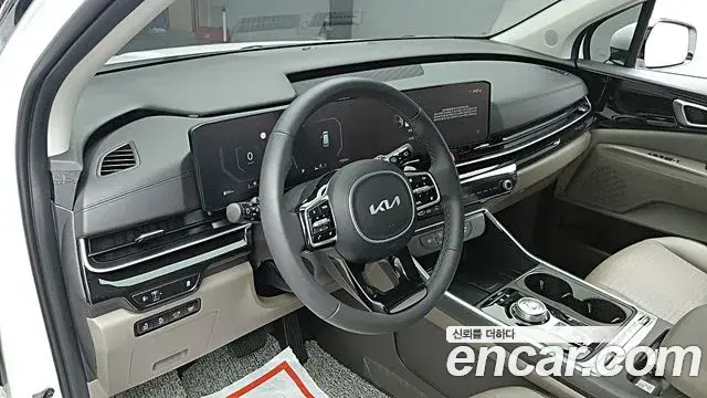 Kia Carnival 2024 — Photo 8/19