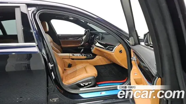 BMW 7 Series 2018 — Photo 17/20