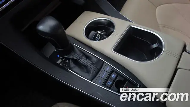 Toyota Avalon 2021 — Photo 9/20